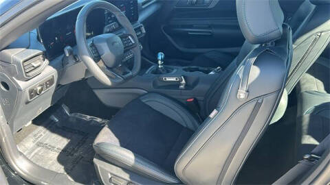 2025 Ford Mustang Dark Horse