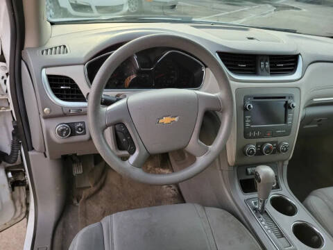 2017 Chevrolet Traverse LS
