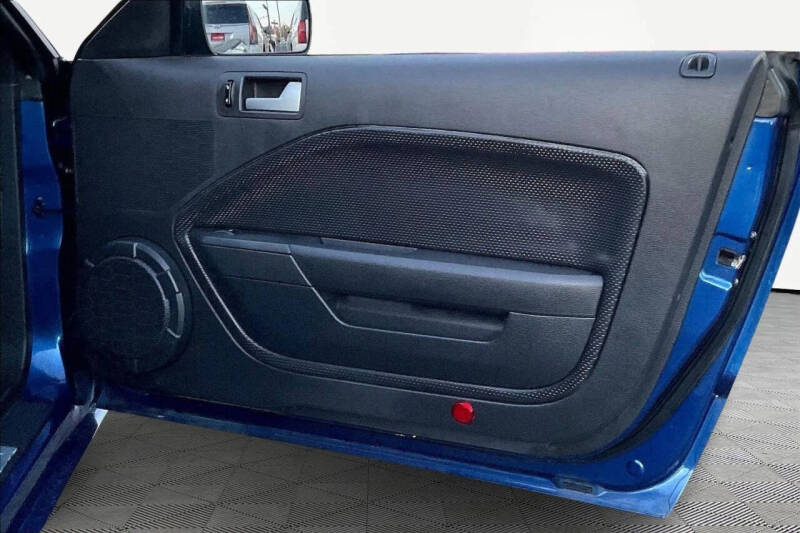 2006 Ford Mustang GT Deluxe