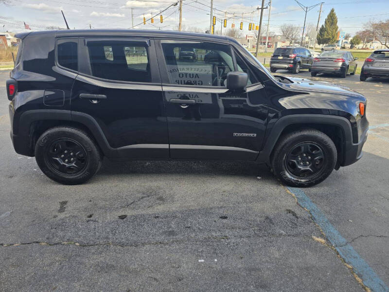 2017 Jeep Renegade Sport photo 5