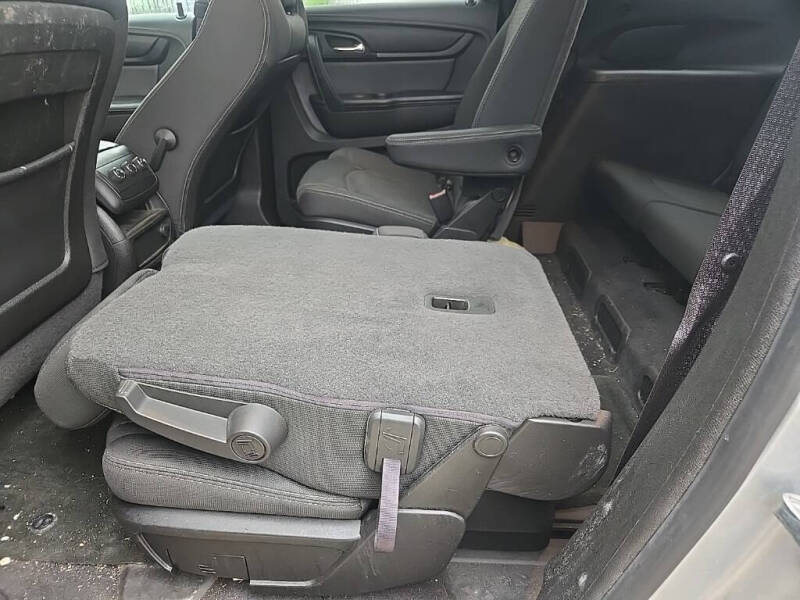 2013 GMC Acadia SLE-2