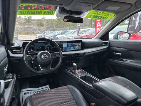 2025 Nissan Kicks SR