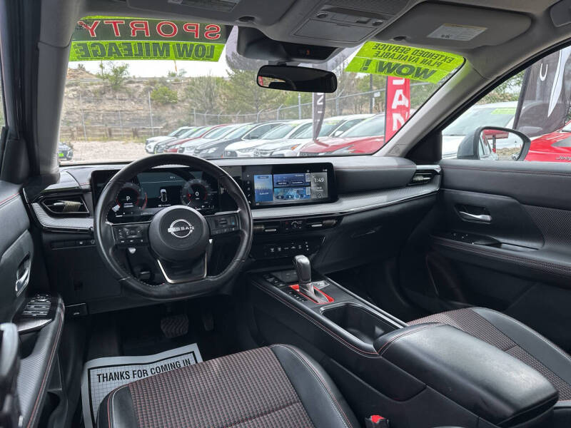 2025 Nissan Kicks SR