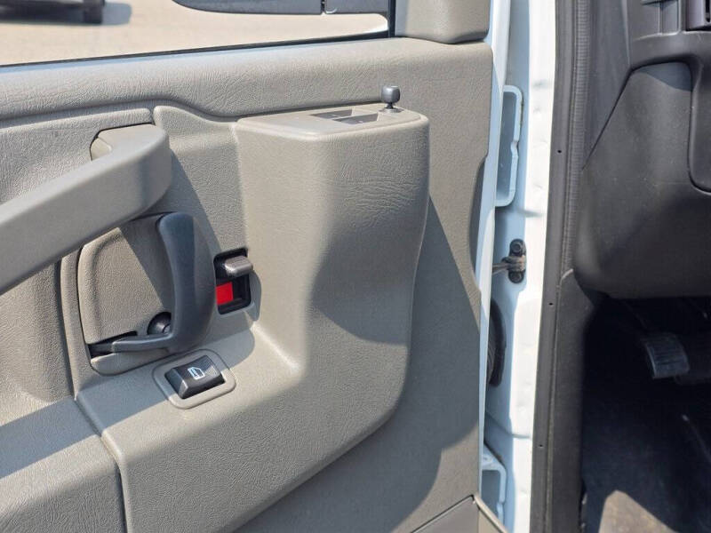 2023 GMC Savana 2500