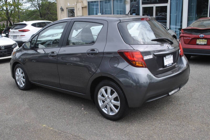 2017 Toyota Yaris 5-Door LE