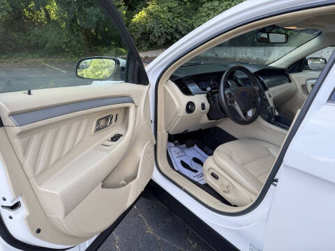 2015 Ford Taurus SEL