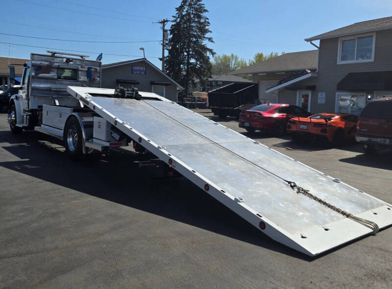 2020 Freightliner M2 106