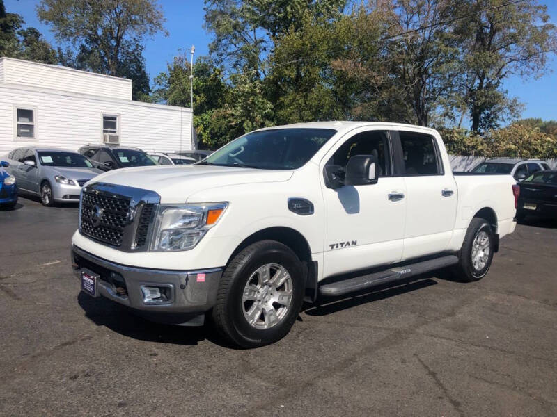 2017 Nissan Titan SV