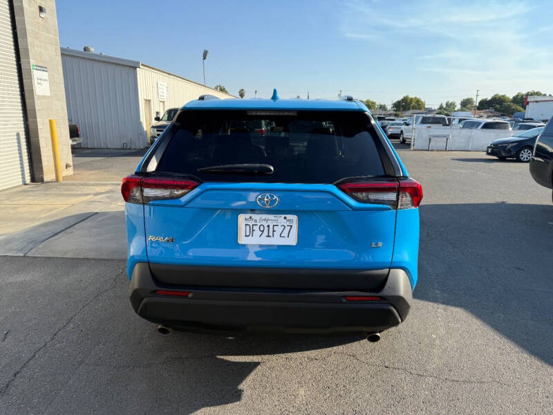 2019 Toyota RAV4 LE