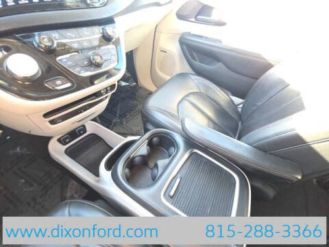 2017 Chrysler Pacifica Touring-L Plus