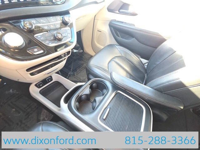 2017 Chrysler Pacifica Touring-L Plus