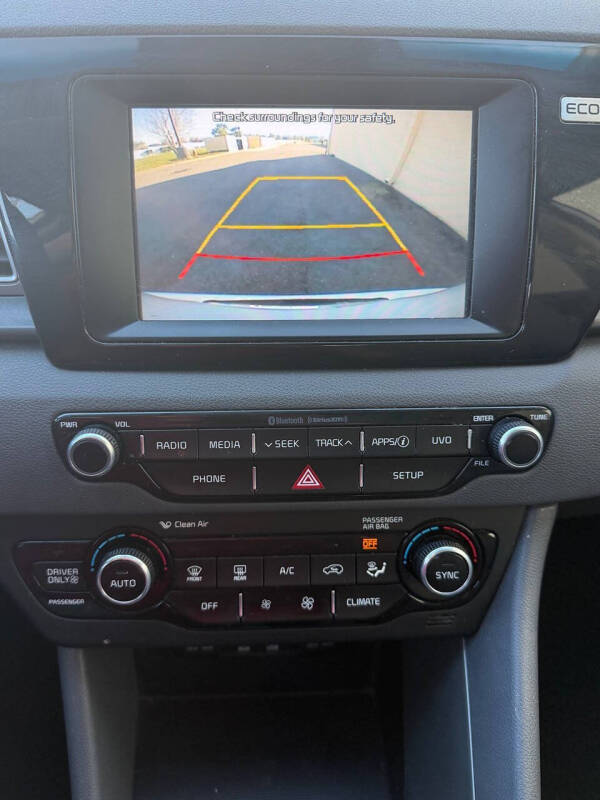 2017 Kia Niro LX