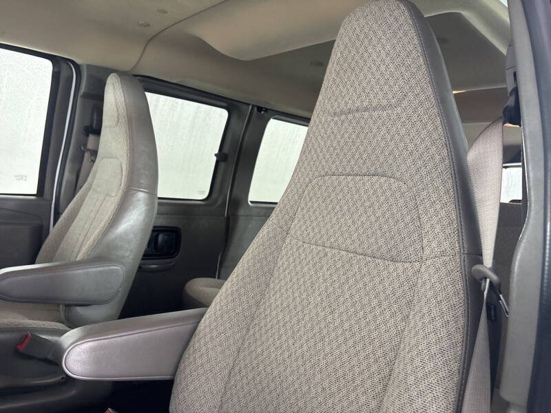 2024 Chevrolet Express LT 3500