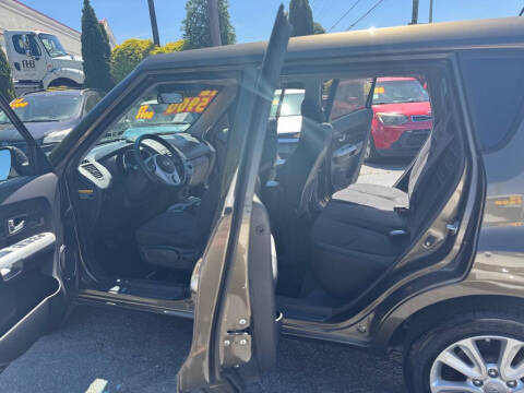 2012 Kia Soul +