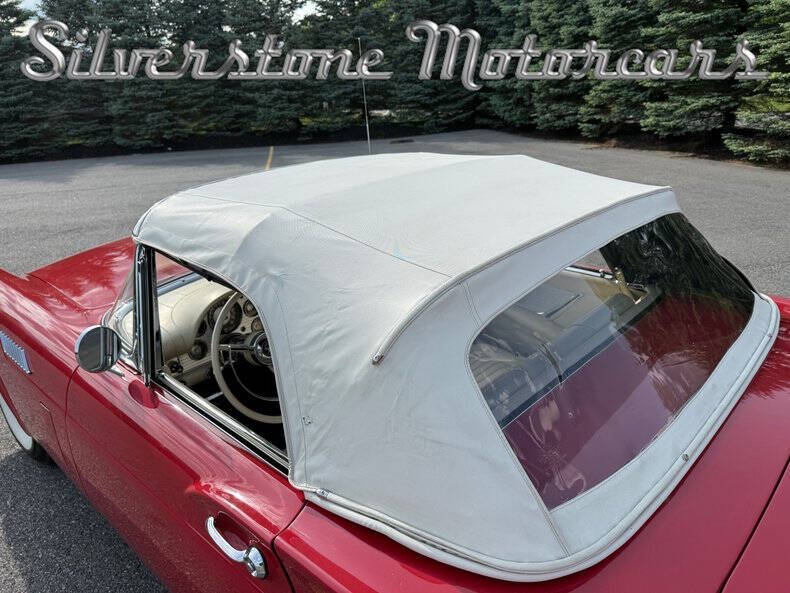 1957 Ford Thunderbird