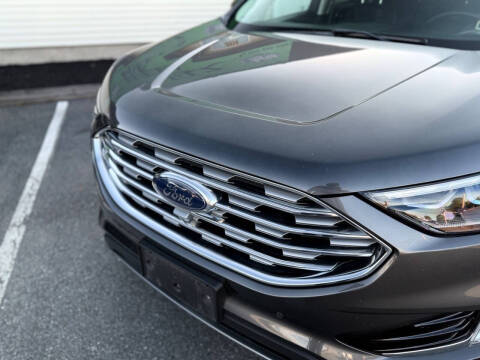 2020 Ford Edge Titanium
