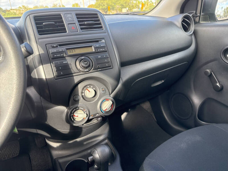 2014 Nissan Versa 1.6 S Plus