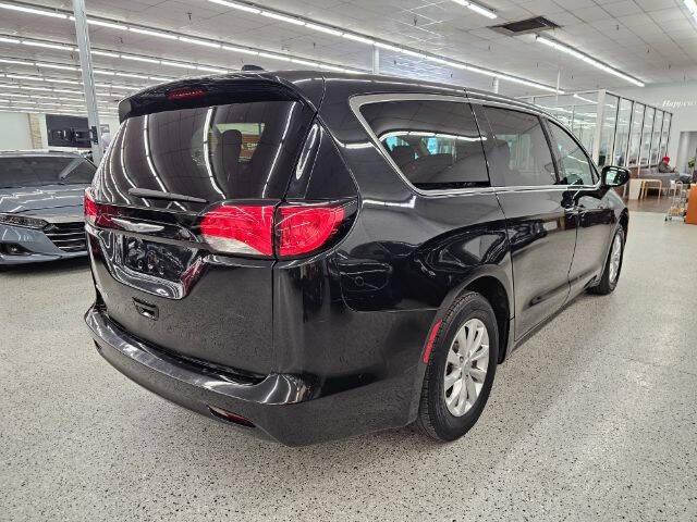 2017 Chrysler Pacifica Touring