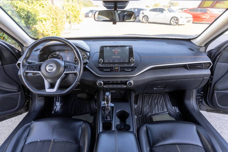 2021 Nissan Altima 2.5 SR