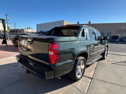 2013 Chevrolet Avalanche LTZ Black Diamond