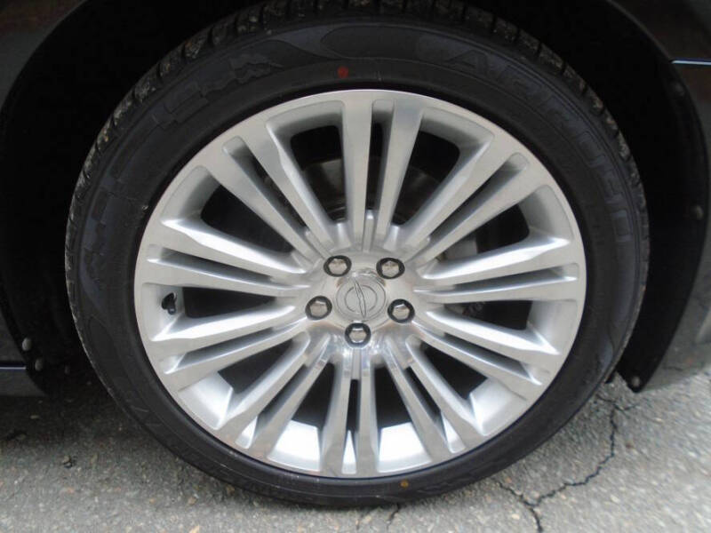 2013 Chrysler 300 C John Varvatos Luxury Edition