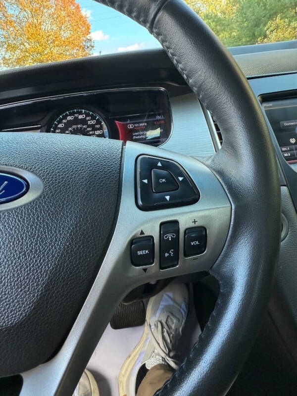 2013 Ford Taurus SEL