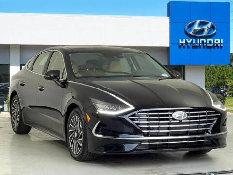 2023 Hyundai Sonata Hybrid for sale at PHIL SMITH AUTOMOTIVE GROUP - Pinehurst Toyota Hyundai in Southern Pines NC