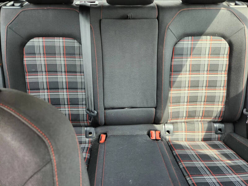 2017 Volkswagen Golf GTI S