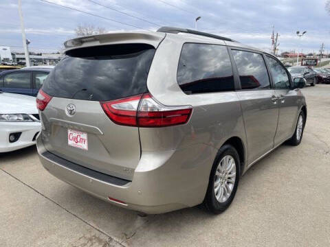 2016 Toyota Sienna