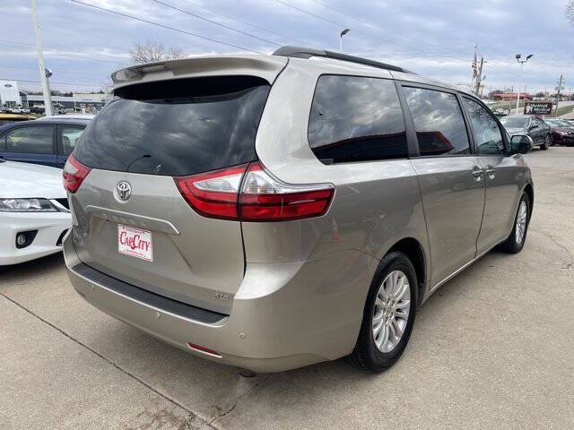 2016 Toyota Sienna