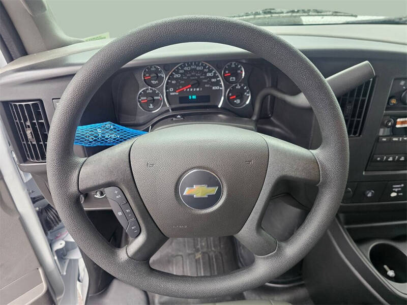2025 Chevrolet Express 2500