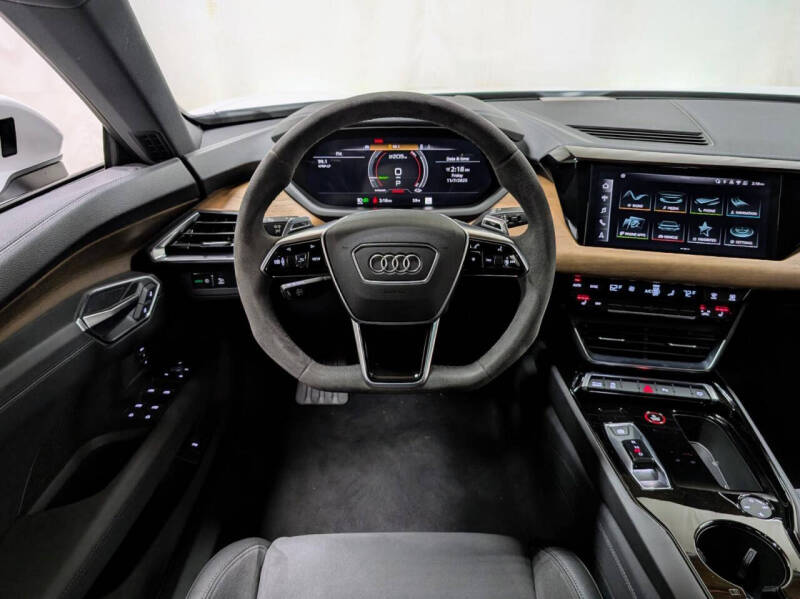 2022 Audi e-tron GT quattro Premium Plus