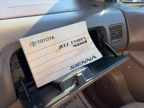 2002 Toyota Sienna LE