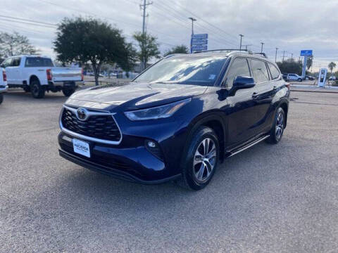 2021 Toyota Highlander for sale at Hacienda Auto Outlet in Mcallen TX