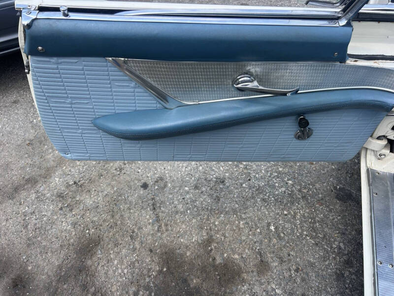 1957 Ford Thunderbird