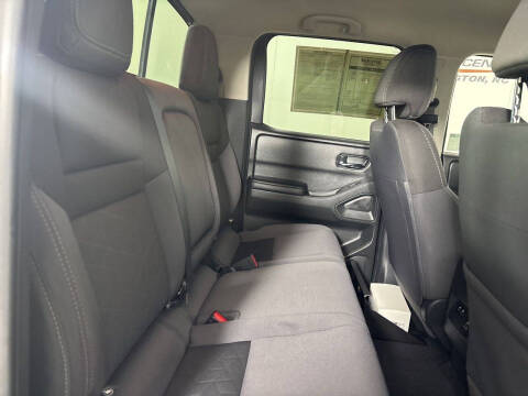 2025 Nissan Frontier SV