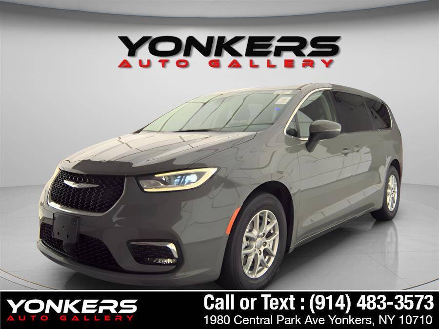 Gray 2023 Chrysler Pacifica Touring L Touring L 4dr Mini-Van 1