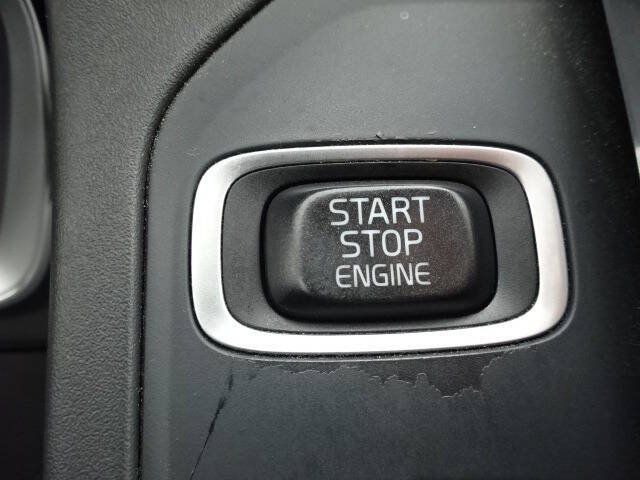 2016 Volvo XC60 T6 Drive-E R-Design Platinum