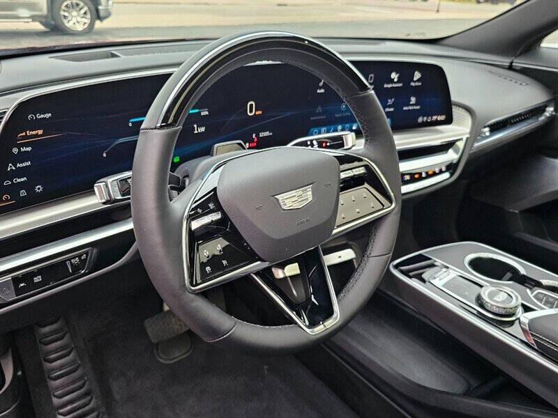 2024 Cadillac LYRIQ Luxury 3