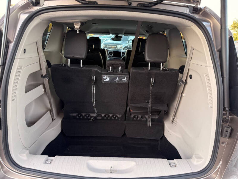 2017 Chrysler Pacifica Touring-L Plus