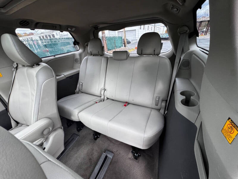 2013 Toyota Sienna Limited 7-Passenger