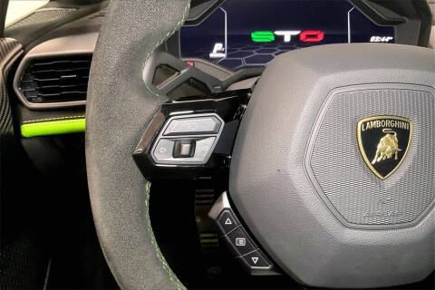2022 Lamborghini Huracan STO