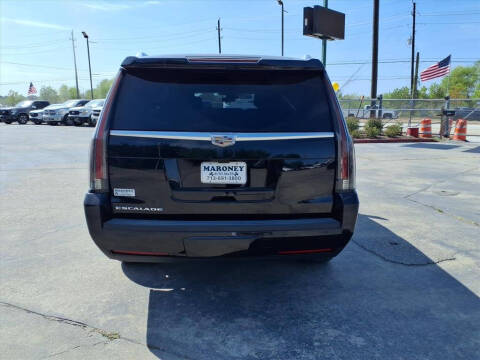 2018 Cadillac Escalade ESV Luxury