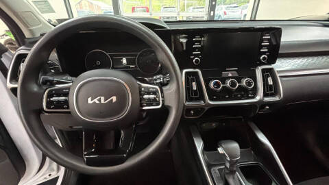 2023 Kia Sorento LX