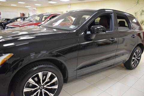 2024 Volvo XC60 B5 Plus Dark Theme