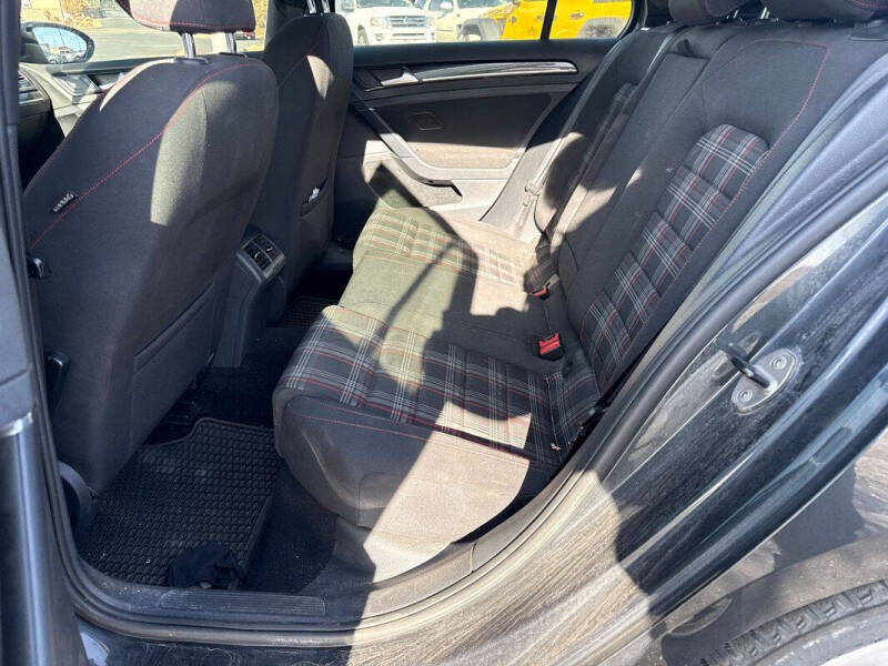 2017 Volkswagen Golf GTI S