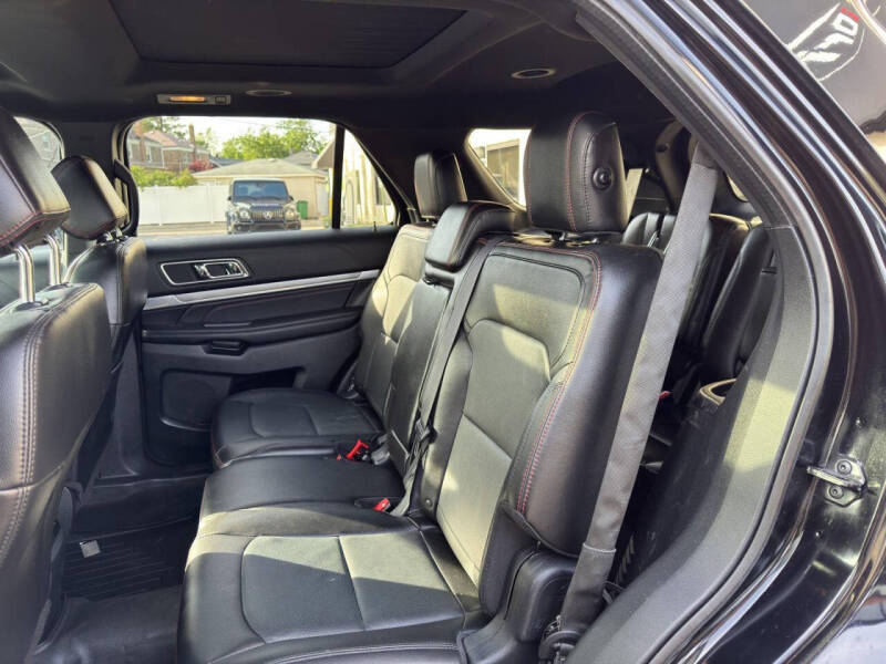 2017 Ford Explorer Sport