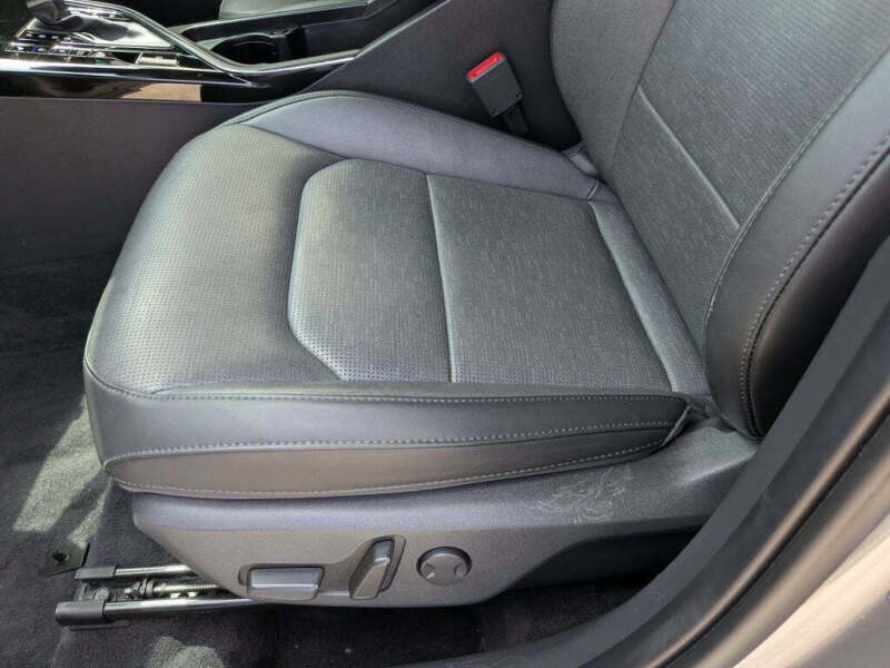 2024 Kia Niro SX