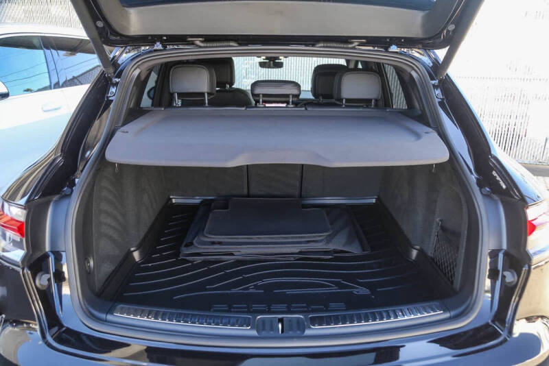 2024 Porsche Macan T