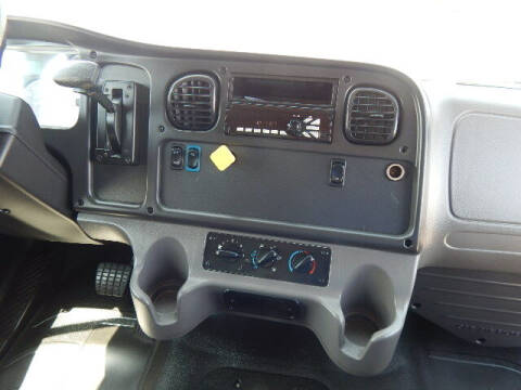 2018 Freightliner M2 106